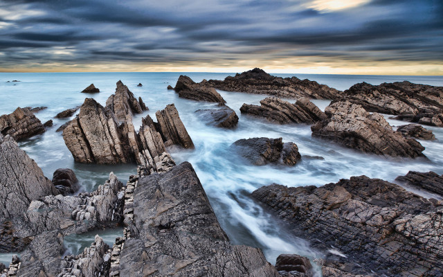 Rocky beach water clouds birds free wallpaper - medium preview image