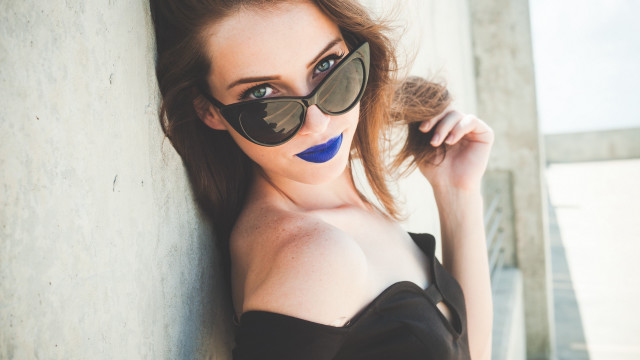 Woman sunglasses ponytail blue nose free wallpaper - medium preview image