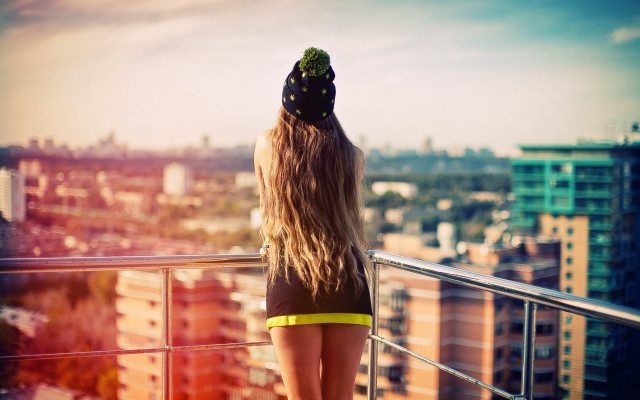 Woman cityscape balance autumn dusk free wallpaper - medium preview image