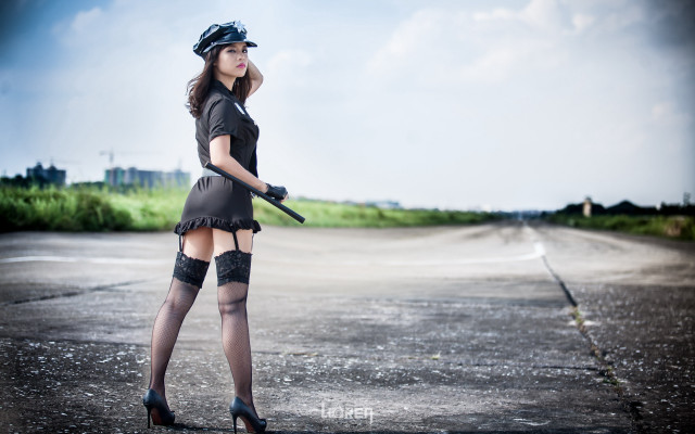 Woman hat skirt bat diesel free wallpaper - medium preview image