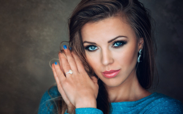 Eszter mattioni blue eyes ring free wallpaper - medium preview image