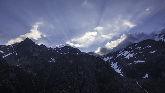 Mountain range clouds snowy background free wallpaper - medium preview image