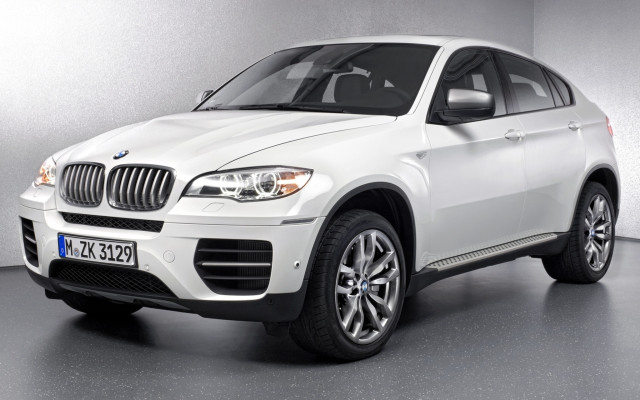 White bmw suv detailed vehicle free wallpaper - medium preview image