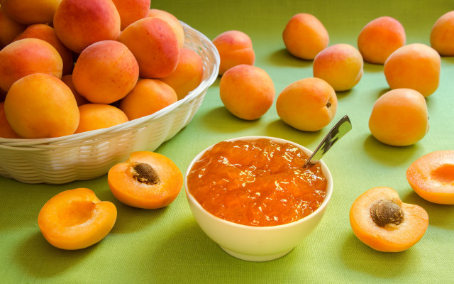 Apricots bowl green cloth stock free wallpaper - medium preview image