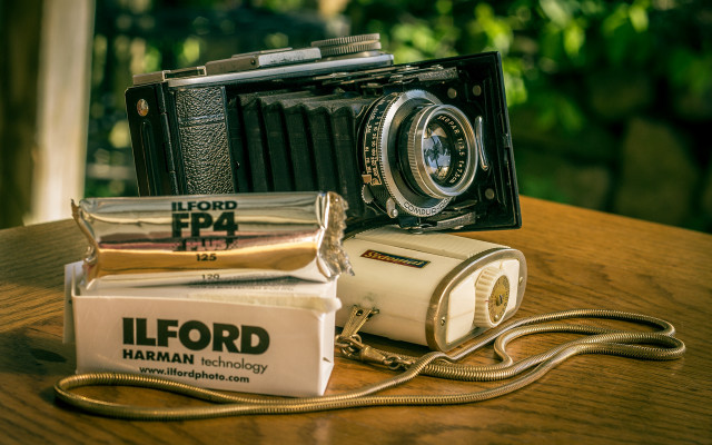 Camera cigarettes chain stilllife lomography free wallpaper - medium preview image