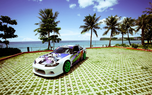 Colorful car ocean palm trees free wallpaper - medium preview image