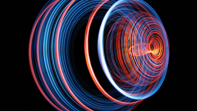 Blurry circular object kinetic art free wallpaper - medium preview image