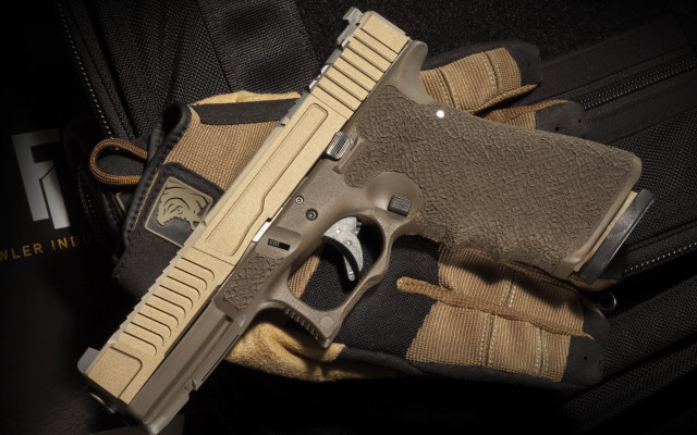 Gun glove logo precisionism stipple free wallpaper - medium preview image