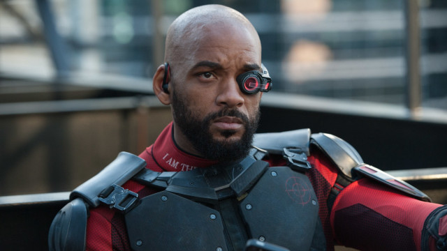 Red suit black eye patch free wallpaper - medium preview image