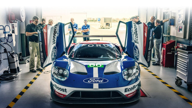 Ford racing car garage people free wallpaper - medium preview image