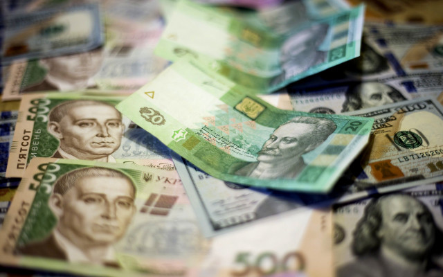 Money table bokeh blur macro free wallpaper - medium preview image