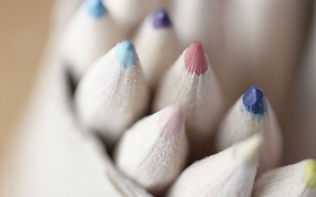 Colored pencils closeup blurry background free wallpaper - medium preview image