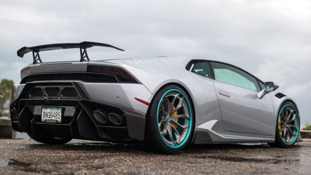 Silver sports car blue rim free wallpaper - medium preview image