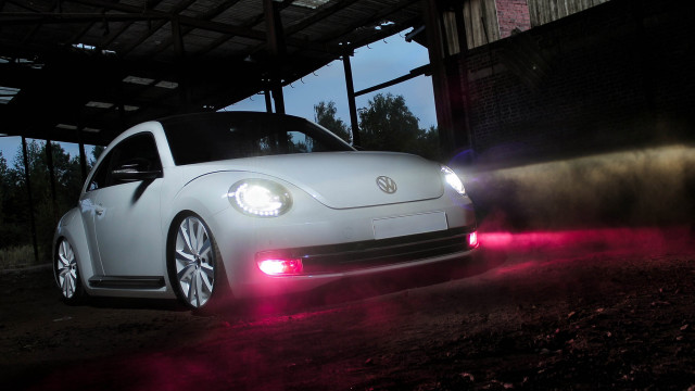 White car red light garage free wallpaper - medium preview image