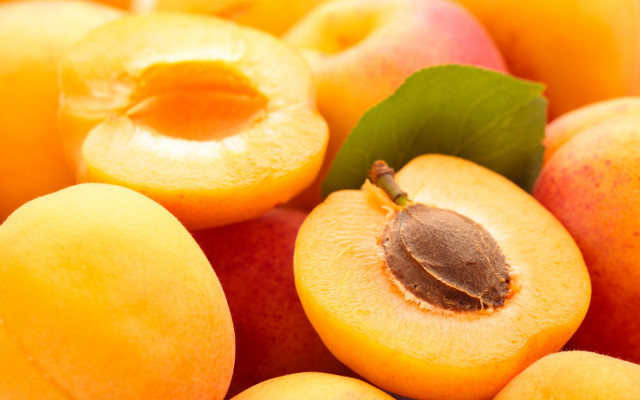 Fruit pile leaf autumn orange free wallpaper - medium preview image