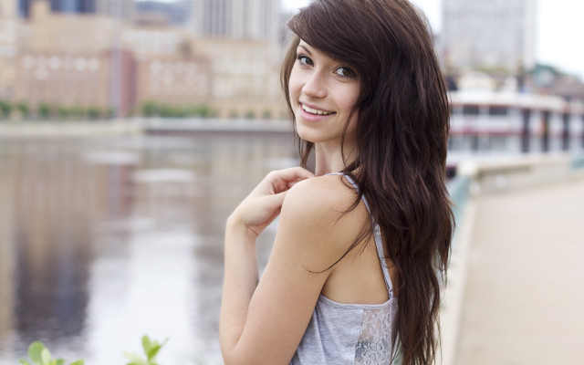 Woman city bridge water smile free wallpaper - medium preview image