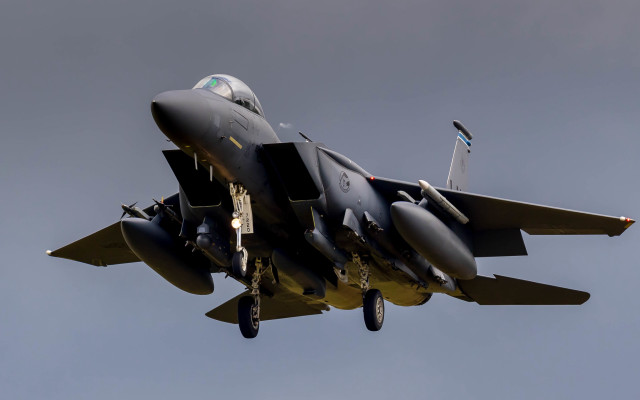 Fighter jet cloudy sky landing #10 free wallpaper - medium preview image