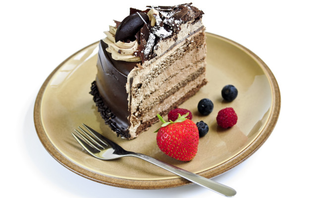 Cake plate berries fork stilllife free wallpaper - medium preview image