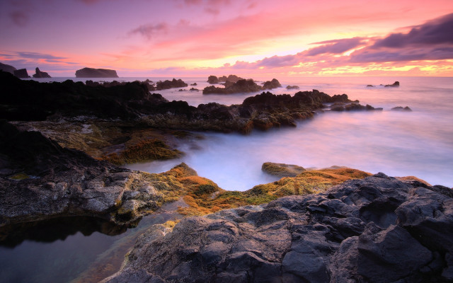 Rocky beach sunset clouds foreground free wallpaper for desktop - medium preview image