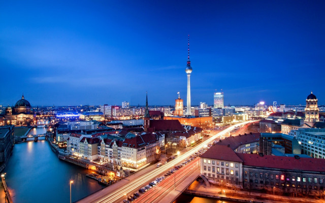 Berlin city skyline river bridge free wallpaper - medium preview image