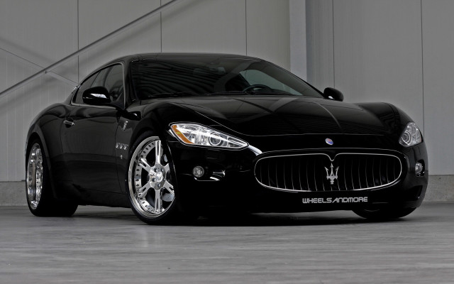 Black maserah garage windows door free wallpaper - medium preview image