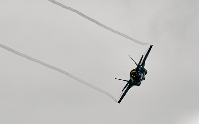 Fighter jet clouds contrails cobra free wallpaper - medium preview image