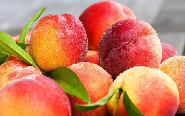 Peach leaves water droplets flag free wallpaper - medium preview image