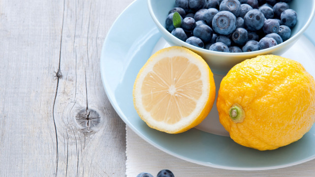 Blueberries lemon stilllife plate food free wallpaper - medium preview image