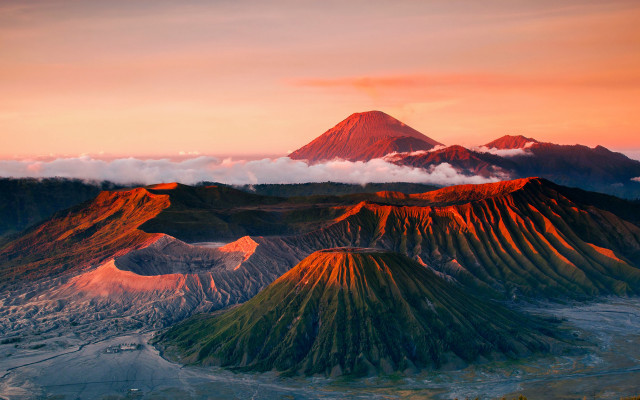 Mountain range sunset pink clouds free wallpaper - medium preview image