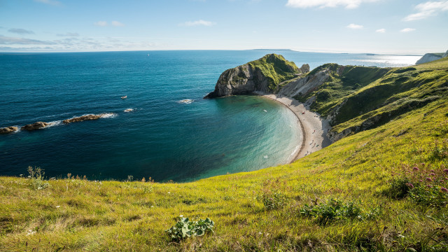 Bascove beach hill lake landscape free wallpaper - medium preview image