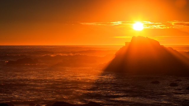 Sunset ocean rocks dusk lighthouse free wallpaper - medium preview image
