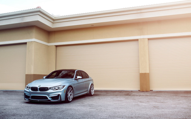 Silver car garage door 3d free wallpaper - medium preview image