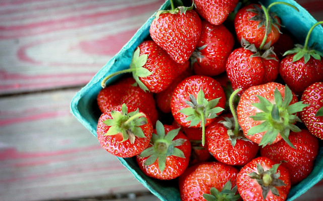 Blue bowl strawberries wooden table free wallpaper - medium preview image