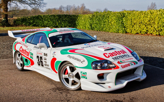 White car green red stripe #2 free wallpaper - medium preview image