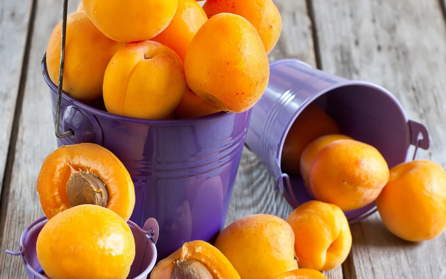 Bucket oranges wooden table incoherent free wallpaper - medium preview image