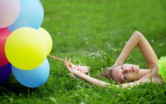 Grass balloons cake pinata cheerful free wallpaper - medium preview image