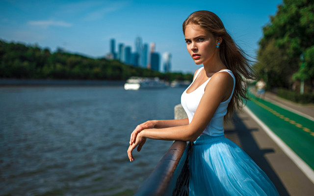 Woman blue skirt water city free wallpaper for desktop - medium preview image