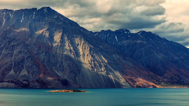 Mountain island water cloudy sky free wallpaper - medium preview image