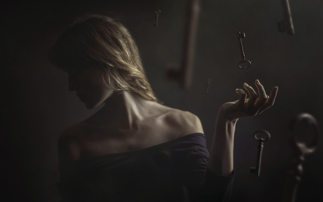 Woman key wall keys hand free wallpaper - medium preview image