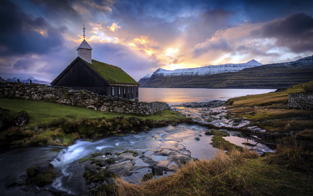 Small house green roof river free wallpaper - medium preview image