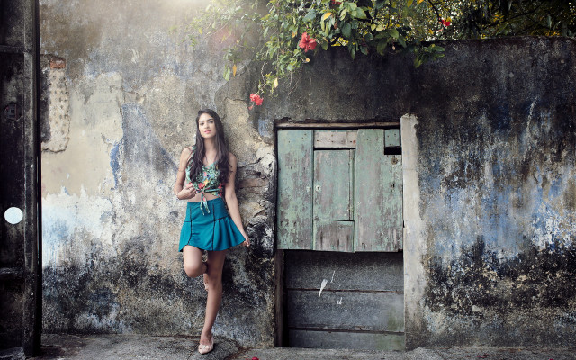 Woman door run down plant free wallpaper - medium preview image