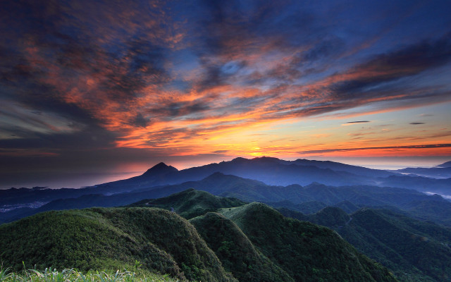 Sunset mountain range clouds hills #4 free wallpaper - medium preview image