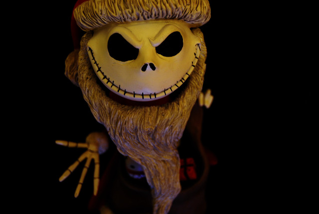 Statue man beard hat smile free wallpaper - medium preview image