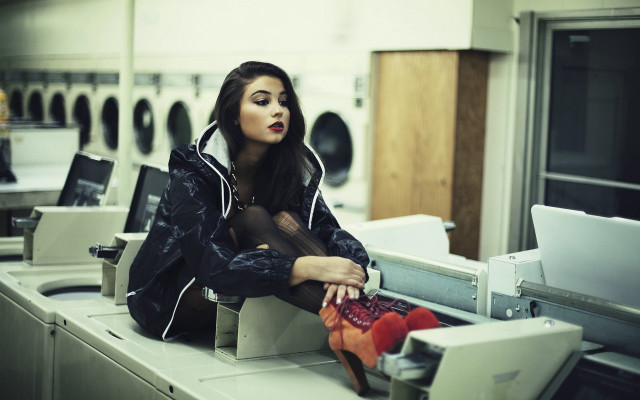 Laundry room woman laptop clothes free wallpaper - medium preview image