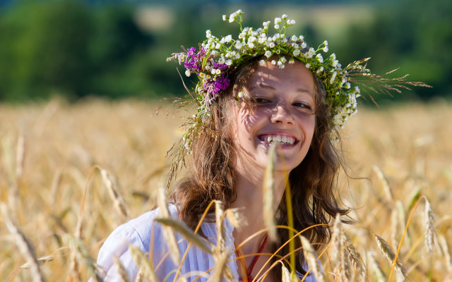 Girl wreath wheat smiling ecological free wallpaper - medium preview image