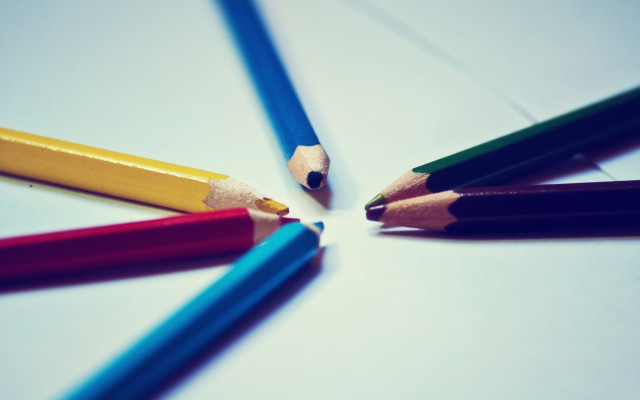 Pencils circle middle colorful childs free wallpaper - medium preview image
