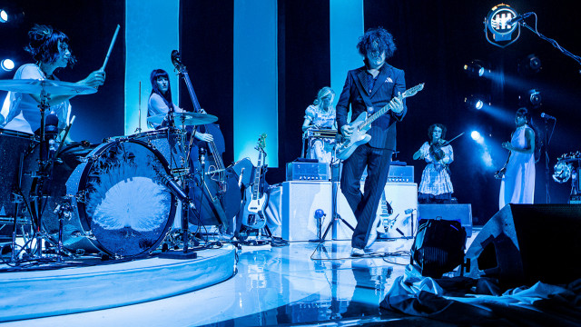 Stage band performance musicians microphone free wallpaper - medium preview image