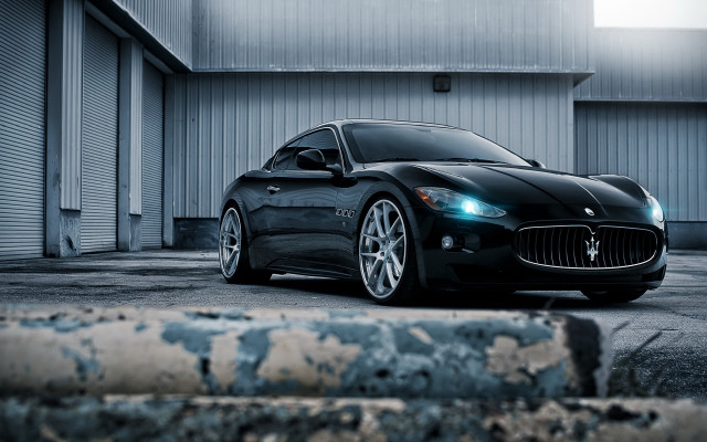 Masera parked parking lot building free wallpaper for desktop - medium preview image