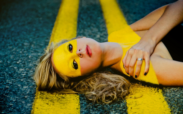Yellow faced woman straw hat free wallpaper - medium preview image