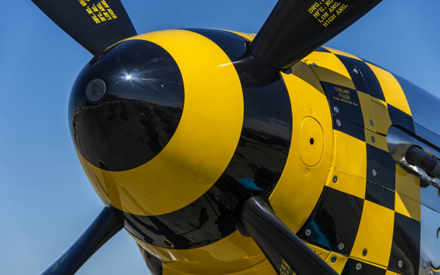 Yellow black plane nose propellers free wallpaper - medium preview image